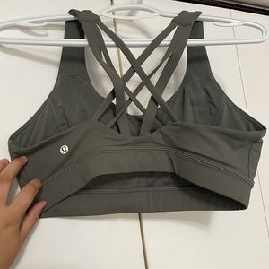 Lululemon Free to be Serene Bra. Size 10